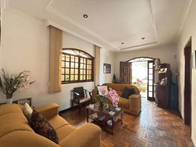 Casa com 5 Quartos para alugar, 298m² no Barreiro, Belo Horizonte