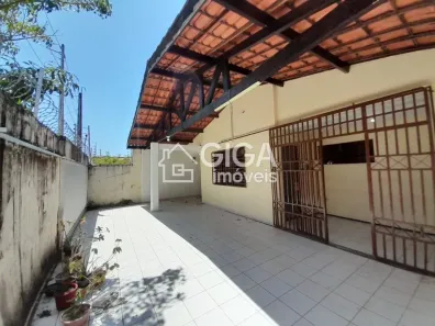 Casa com 4 Quartos para alugar, 140m² no Edson Queiroz, Fortaleza