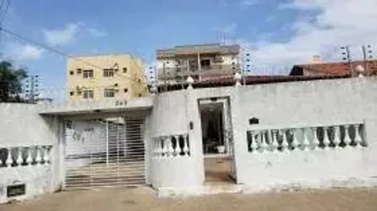 Casa com 4 Quartos à venda, 450m² no Cabral, Teresina