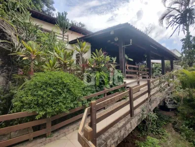 Casa com 4 Quartos à venda, 450m² no São Francisco, Niterói