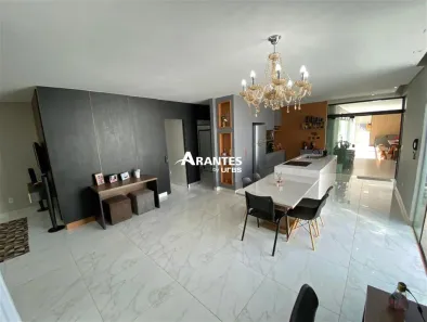 Casa com 3 Quartos à venda, 230m² no Novo Mundo, Uberlândia