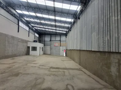 Galpão/Depósito/Armazém para alugar, 500m² no Parque João Ramalho, Santo André