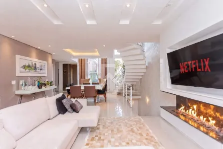 Casa com 3 Quartos para alugar, 309m² no Portão, Curitiba