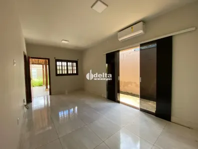 Casa com 3 Quartos à venda, 101m² no Granada, Uberlândia