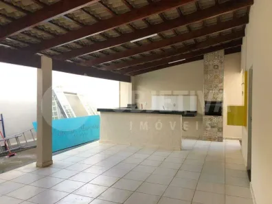 Casa com 3 Quartos à venda, 210m² no Jardim Holanda, Uberlândia