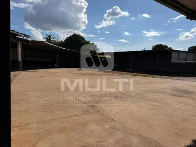 Casa com 1 Quarto para alugar, 1900m² no Bom Jesus, Uberlândia