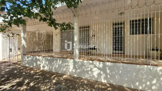 Casa com 3 Quartos para alugar, 215m² no Paulista, Piracicaba