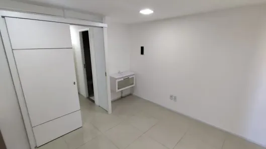 Ponto Comercial para alugar, 32m² no Pici, Fortaleza