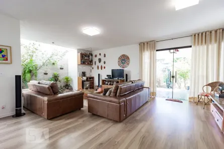 Casa com 3 Quartos à venda, 220m² no Campo Belo, São Paulo
