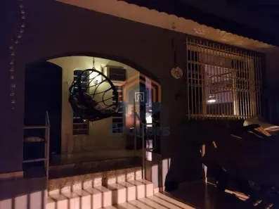 Sobrado com 5 Quartos à venda, 300m² no Bela Vista, Jundiaí