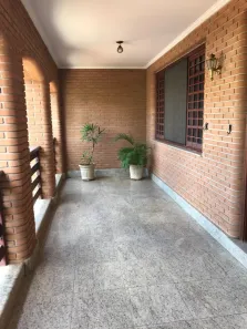 Sobrado com 5 Quartos à venda, 240m² no Vila Mariana, Bauru