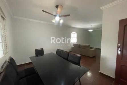 Casa com 3 Quartos à venda, 200m² no Cidade Jardim, Uberlândia
