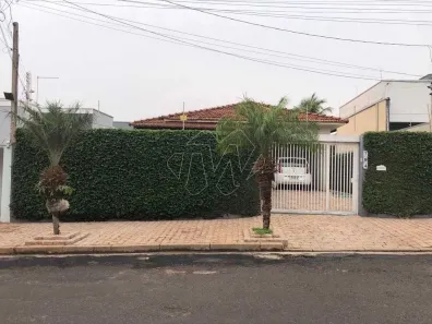 Casa com 3 Quartos à venda, 175m² no Vila Harmonia, Araraquara