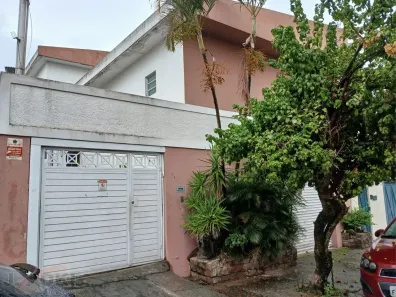 Sobrado com 3 Quartos para alugar, 232m² no Vila Gumercindo, São Paulo