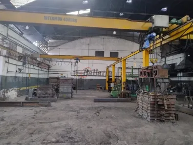 Galpão/Depósito/Armazém à venda, 2250m² no Canhema, Diadema