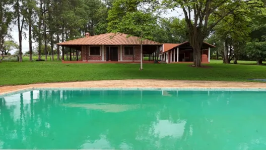 Fazenda/Sítio com 3 Quartos à venda, 200m² no Área Rural de Tatuí, Tatuí