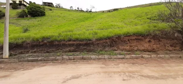 Lote/Terreno à venda, 786m² no Santa Rosa, Teresópolis