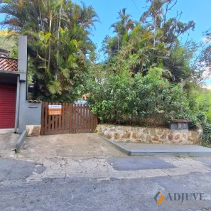 Casa com 2 Quartos à venda, 102m² no Quarteirão Brasileiro, Petrópolis