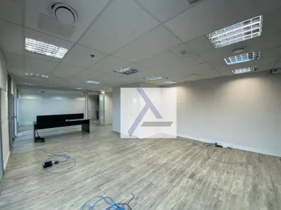Sala Comercial para alugar, 234m² no Vila São Francisco (Zona Sul), São Paulo