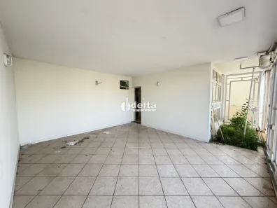 Casa com 3 Quartos para alugar, 150m² no Martins, Uberlândia