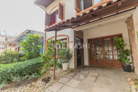 Casa com 3 Quartos à venda, 220m² no Jardim Botânico, Porto Alegre