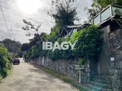 Casa com 2 Quartos para alugar, 137m² no Sambaqui, Florianópolis