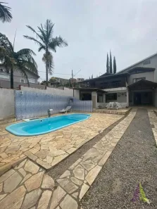 Casa de Condomínio com 3 Quartos para alugar, 222m² no Parque 9 de Julho, São Roque