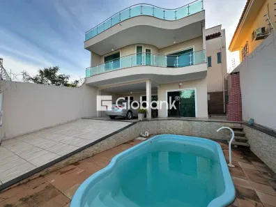 Casa com 3 Quartos para alugar, 200m² no Interlagos, Montes Claros
