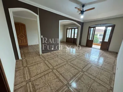 Sobrado com 3 Quartos para alugar, 396m² no Parque Jamaica, Londrina
