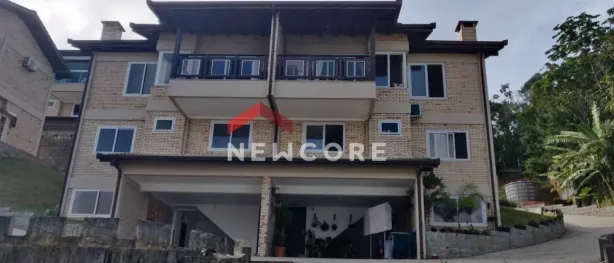 Casa de Condomínio com 3 Quartos à venda, 200m² no Canto da Praia, Itapema