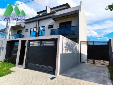 Sobrado com 3 Quartos à venda, 135m² no Capão Raso, Curitiba