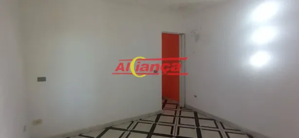 Casa com 2 Quartos para alugar, 30m² no Centro, Guarulhos