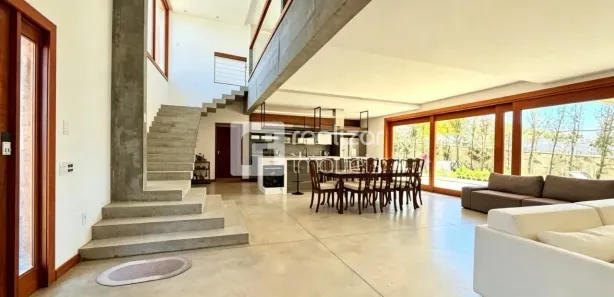 Casa com 5 Quartos para alugar, 881m² no Rio Tavares, Florianópolis