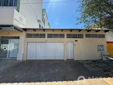 Casa com 4 Quartos para alugar, 250m² no Setor Central, Goiânia