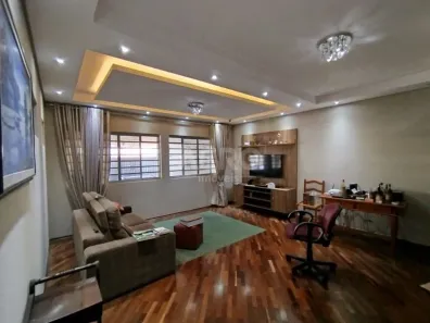 Casa com 3 Quartos para alugar, 335m² no Vila Mesquita, Bauru