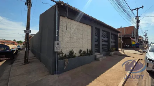 Casa com 3 Quartos à venda, 250m² no Petrópolis, Várzea Grande