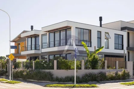 Casa com 4 Quartos à venda, 244m² no Campeche, Florianópolis