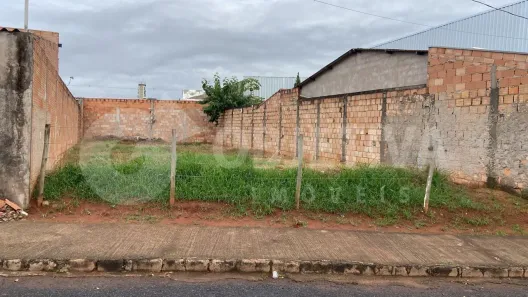 Lote/Terreno à venda, 250m² no Luizote de Freitas, Uberlândia
