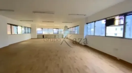 Ponto Comercial à venda, 300m² no Cerqueira César, São Paulo