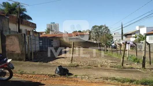 Lote/Terreno com 1 Quarto para alugar, 360m² no Tabajaras, Uberlândia
