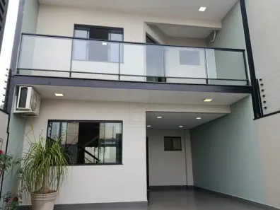 Sobrado com 3 Quartos à venda, 133m² no Zona 02, Maringá