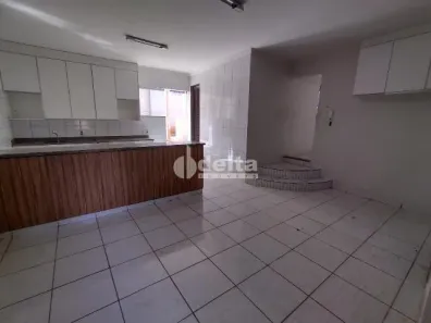 Casa com 4 Quartos à venda, 250m² no Laranjeiras, Uberlândia