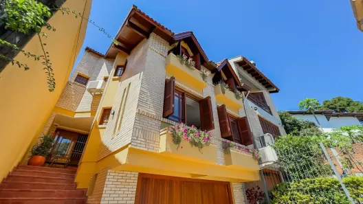 Sobrado com 3 Quartos à venda, 261m² no Chácara das Pedras, Porto Alegre