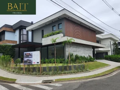 Casa de Condomínio com 3 Quartos à venda, 234m² no Vila Nova, Joinville