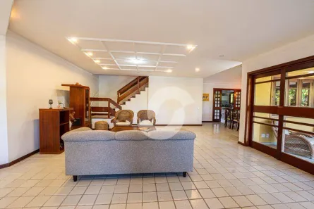 Casa com 4 Quartos à venda, 344m² no Piratininga, Niterói