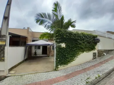 Casa com 3 Quartos para alugar, 70m² no Limeira Baixa, Brusque