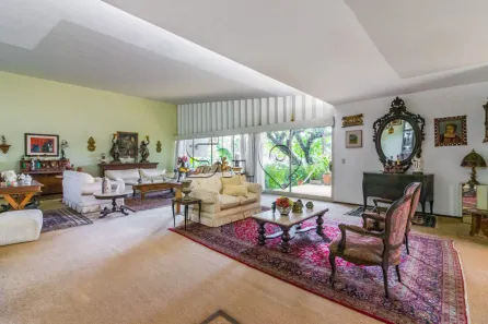 Sobrado com 5 Quartos para alugar, 600m² no Pacaembu, São Paulo