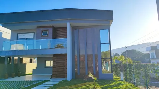 Casa de Condomínio com 3 Quartos à venda, 212m² no São João do Rio Vermelho, Florianópolis