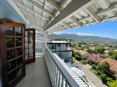Casa de Condomínio com 5 Quartos à venda, 300m² no Engenho do Mato, Niterói