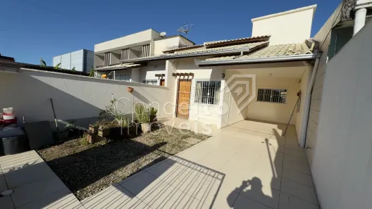 Casa com 2 Quartos para alugar, 74m² no Pereque, Porto Belo